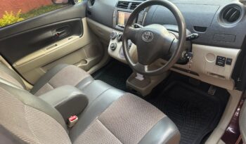 Toyota Passo Sette 2010 full