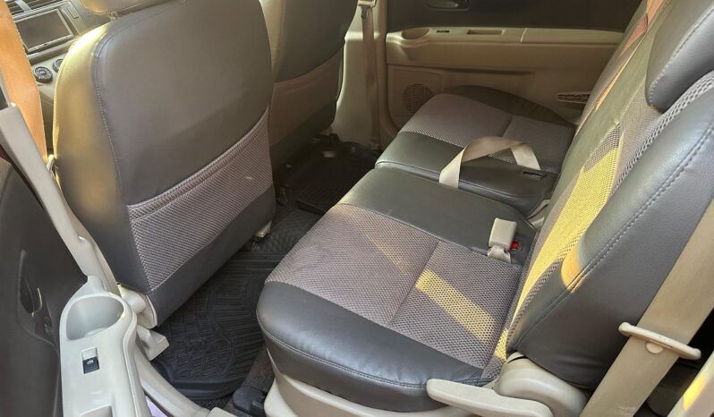 Toyota Passo Sette 2010 full